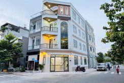 nhà gần làng đại học