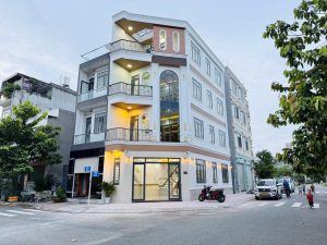 nhà gần làng đại học