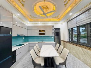 nhà gần làng đại học