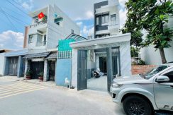 Nhà Gần Hội Trường Đông Hoà