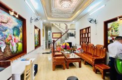nhà mặt tiền kinh doanh