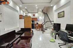 nhà gần hội trường đông hòa