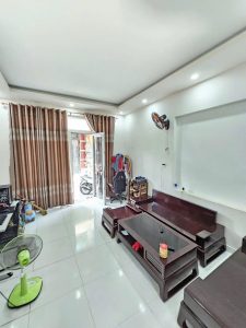 nhà gần hội trường đông hòa