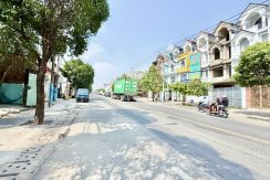 nhà mặt tiền ĐT743