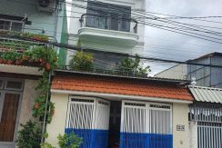 Nhà gần trường học dĩ an