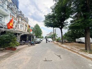nhà gần vincom dĩ an