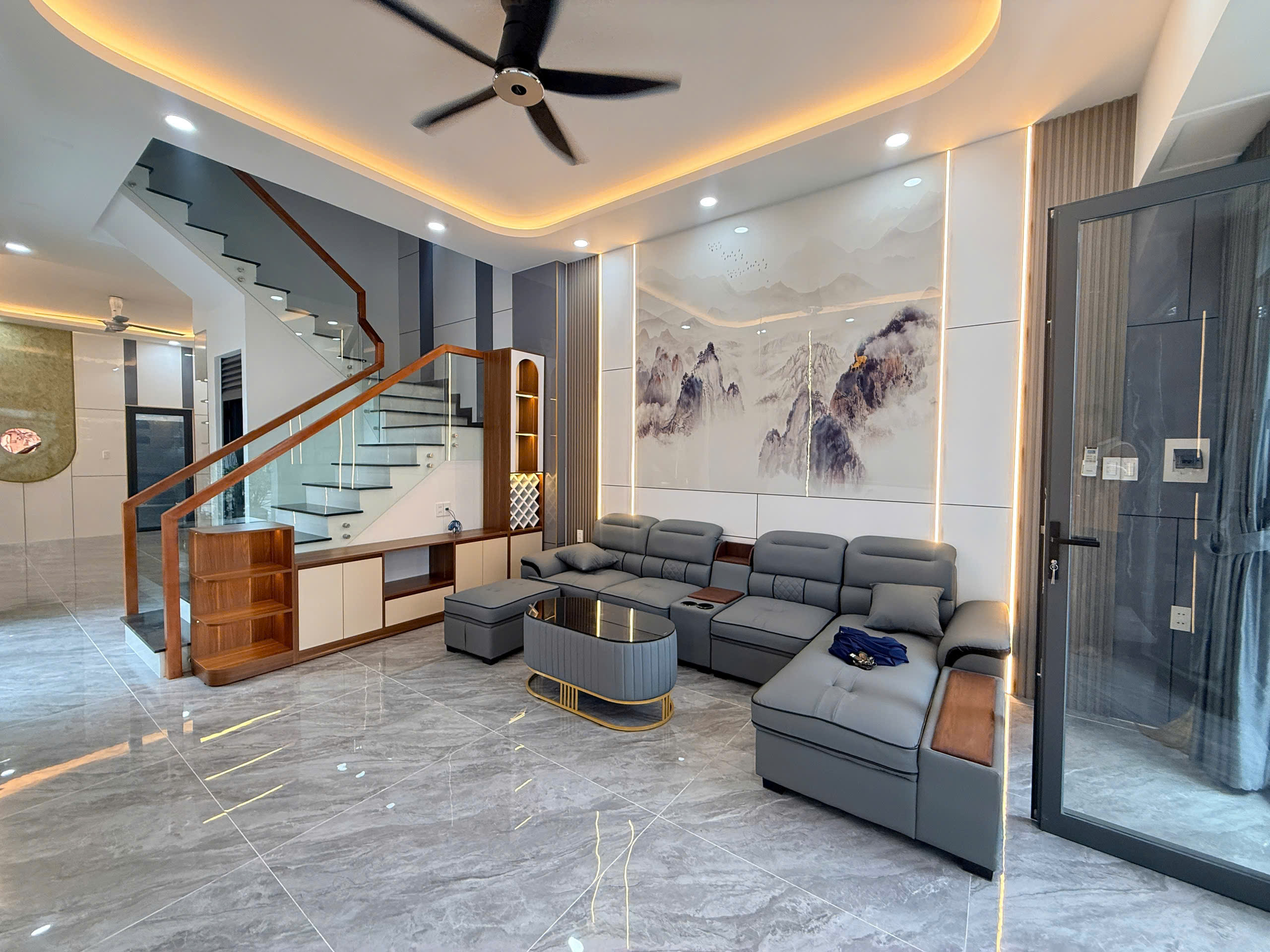 nhà gần vincom dĩ an