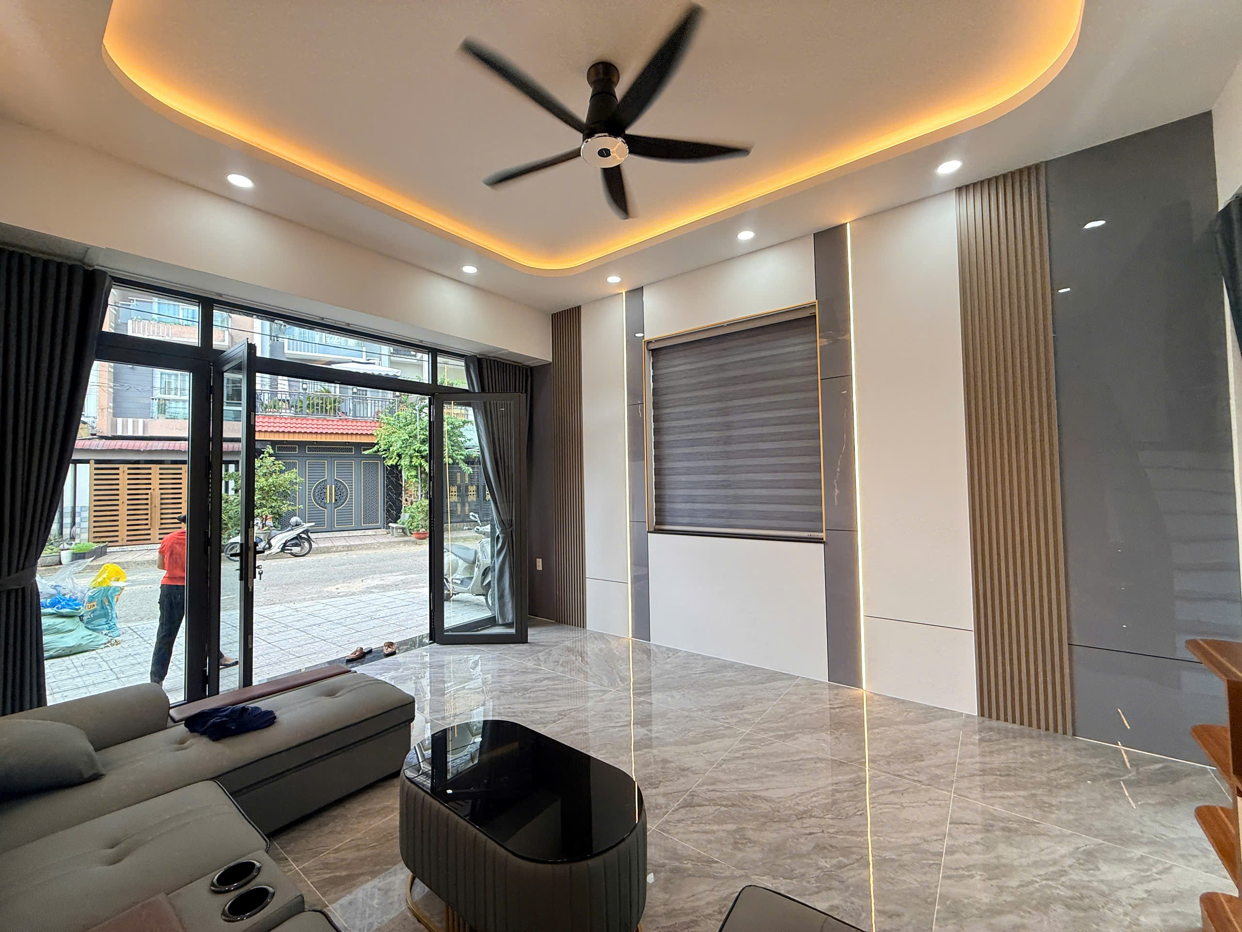 nhà gần vincom dĩ an