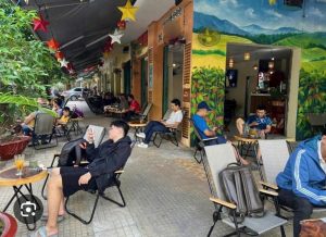 góc hai mặt tiền bán cà phê