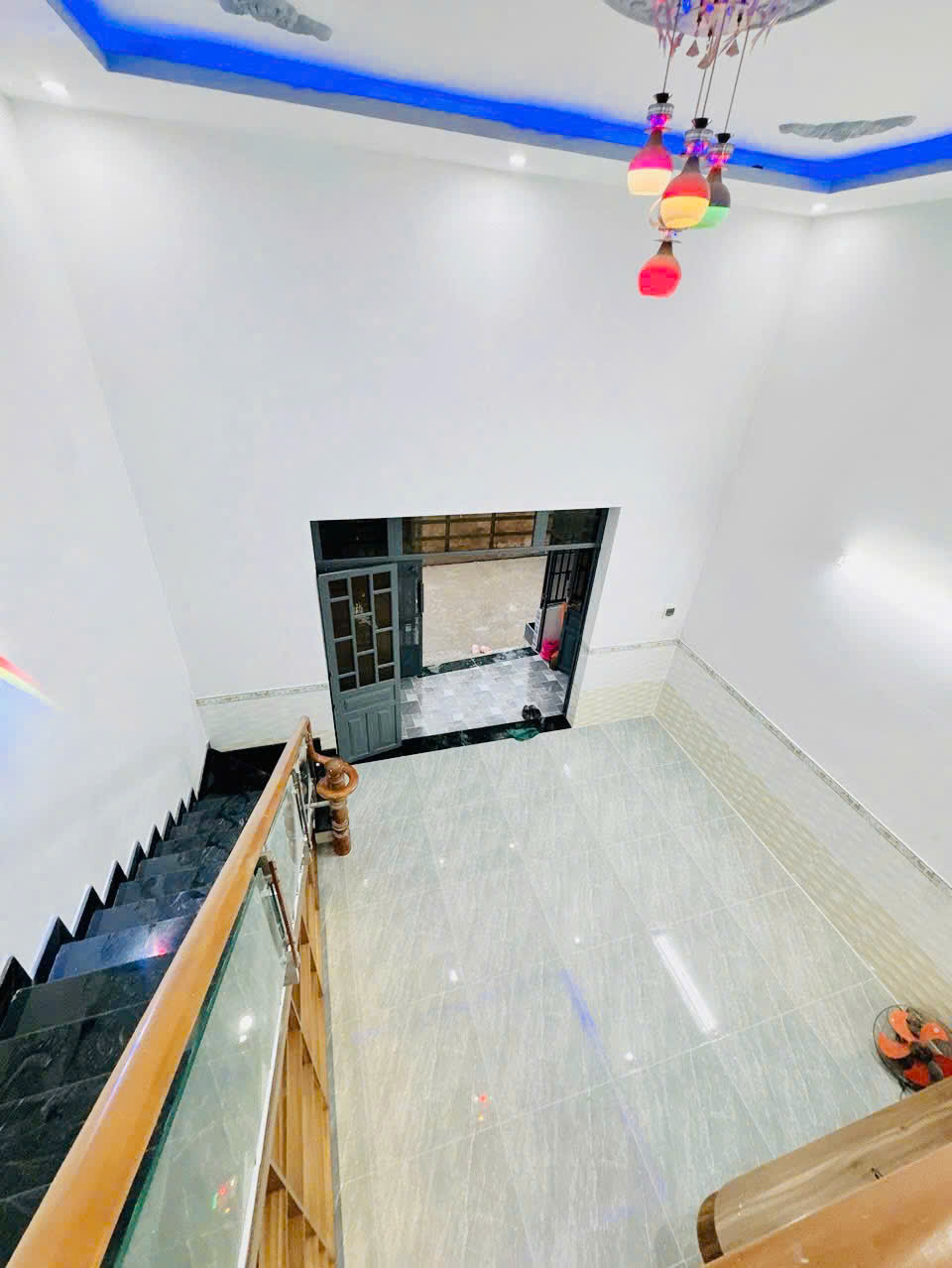 nhà gần chợ đông hòa