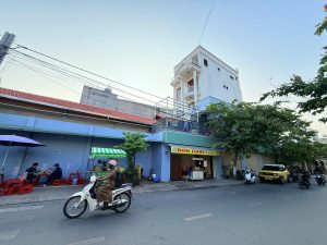 nhà hai mặt tiền vincom