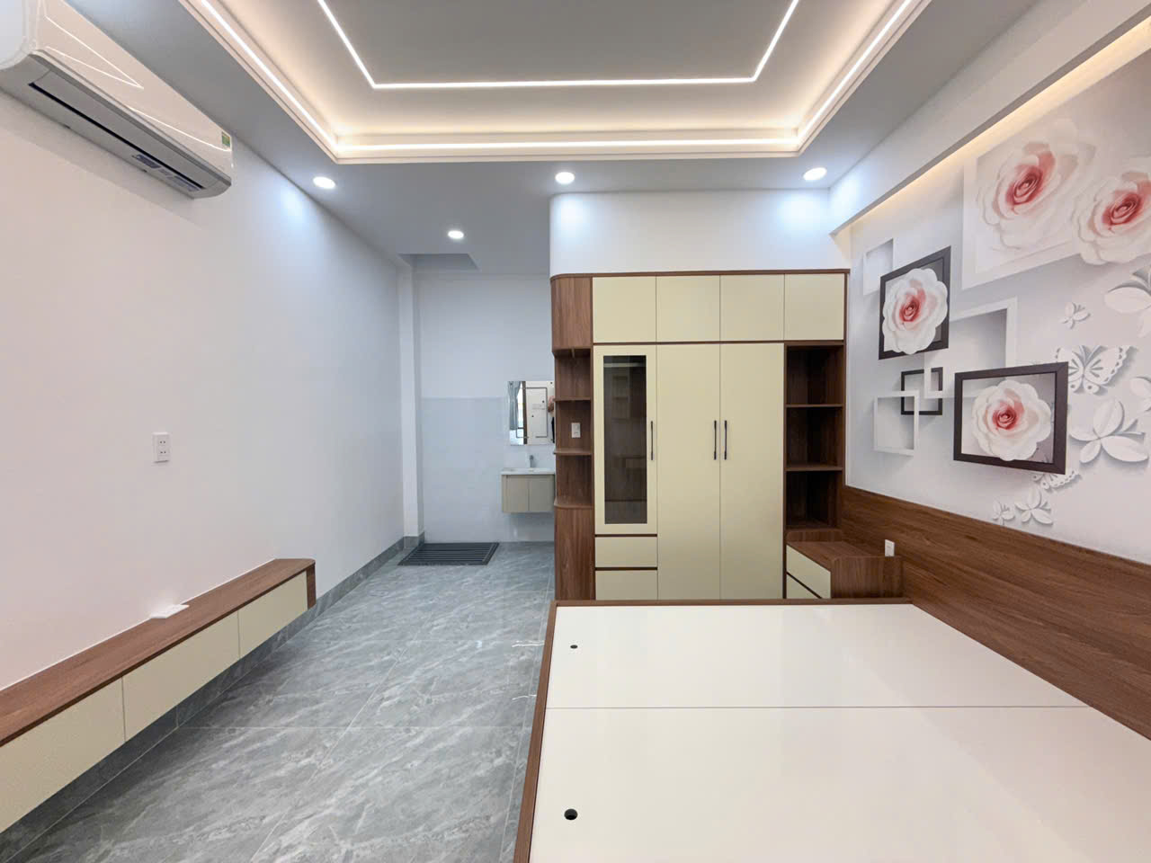 nhà phố gần vincom DĨ AN HCM