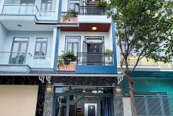 nhà gần chợ dĩ an