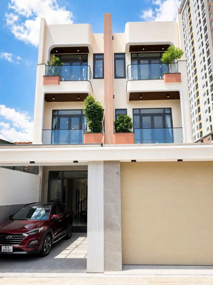 nhà phố gần làng đại học hcm