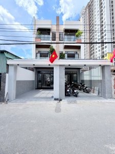 nhà phố gần làng đại học hcm