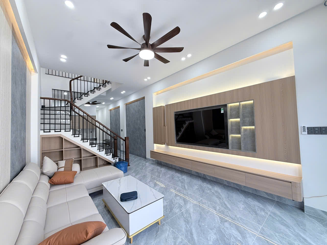 nhà mặt tiền đông hòa hcm